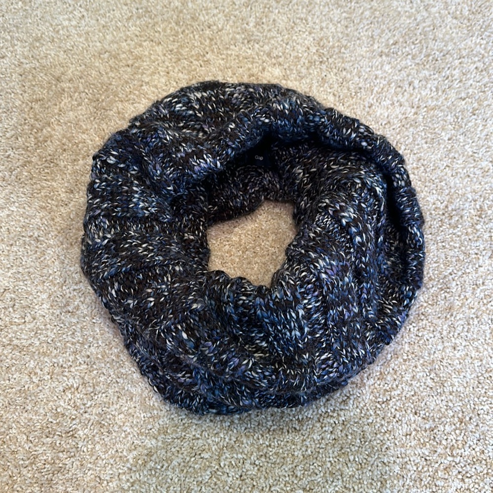 GAP chunky knit infinity scarf